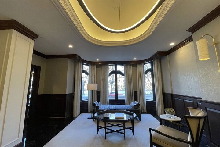 Property Photo:  390 Commonwealth Ave Ph2  MA 02215 