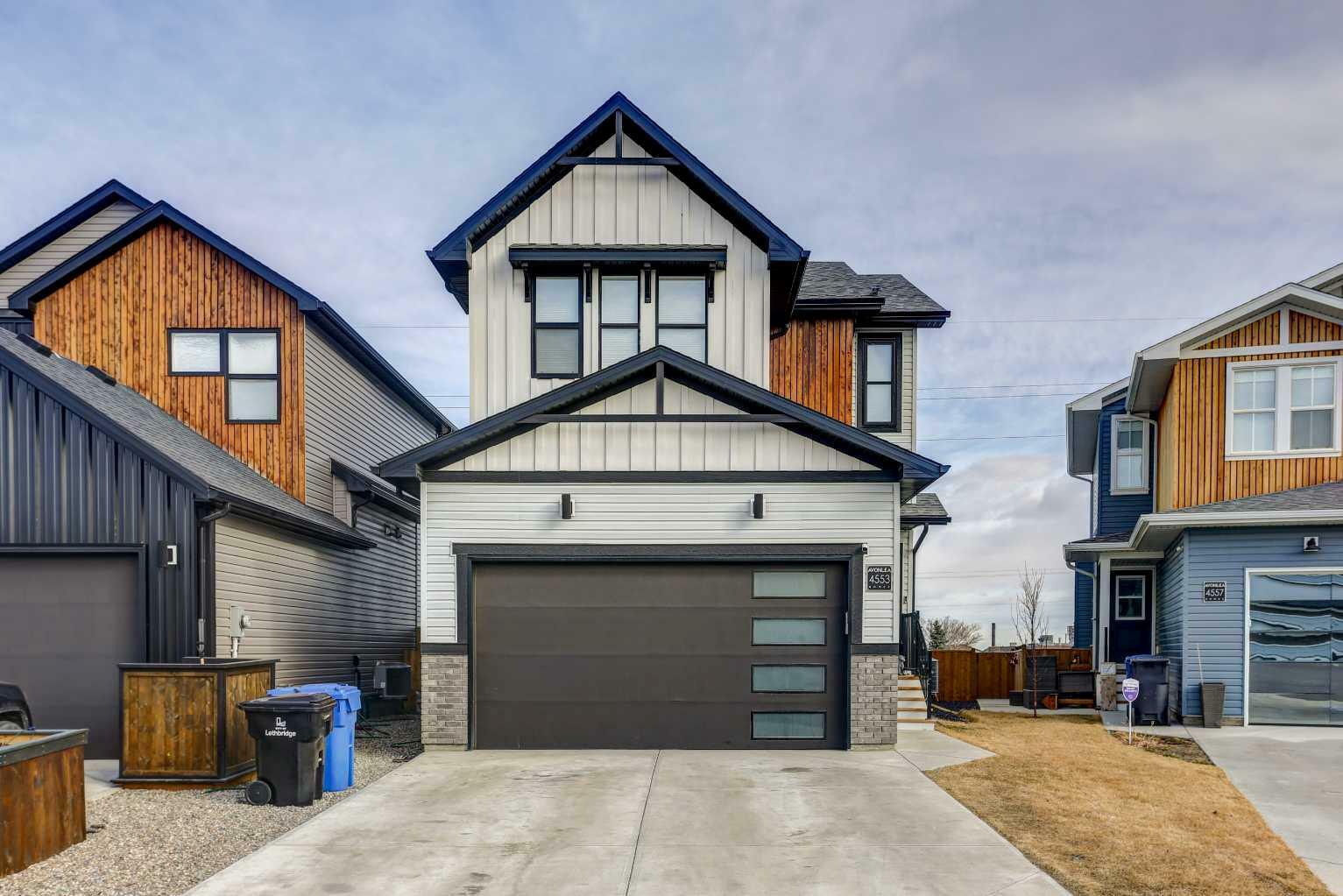 Photo de la propriété: 4553 25 Avenue S AB T1K 8K5