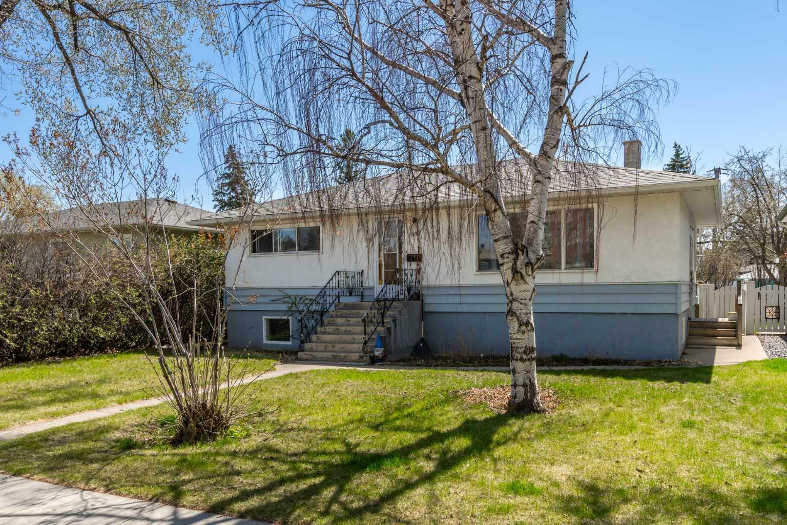 Property Photo: 223 41 Avenue NW AB T2K 0G9