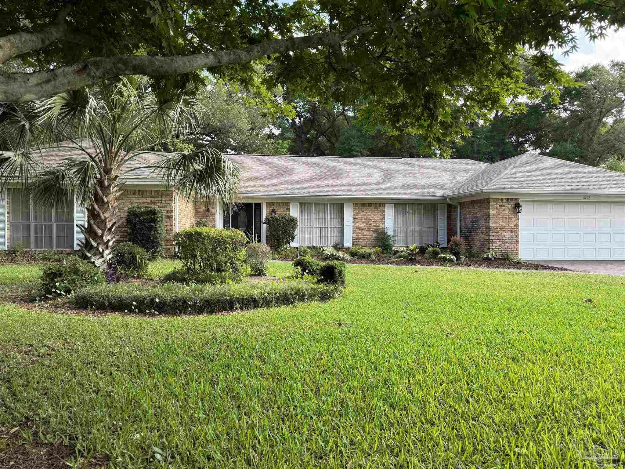 Property Photo: 6740 Bunker Hill Cir FL 32506