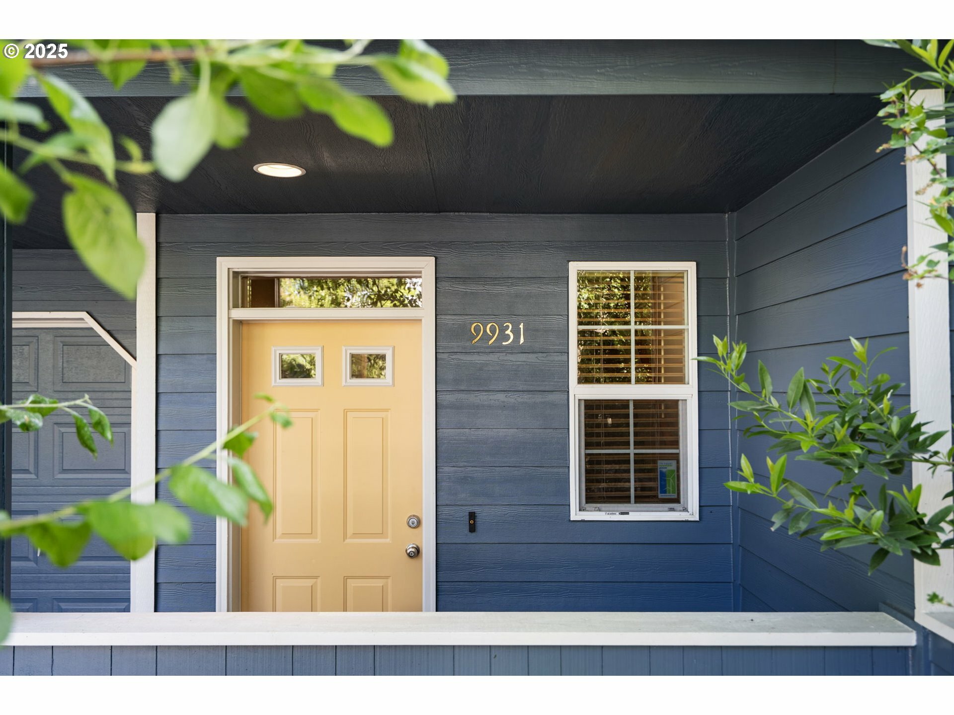 Property Photo: 9931 N Decatur St OR 97203