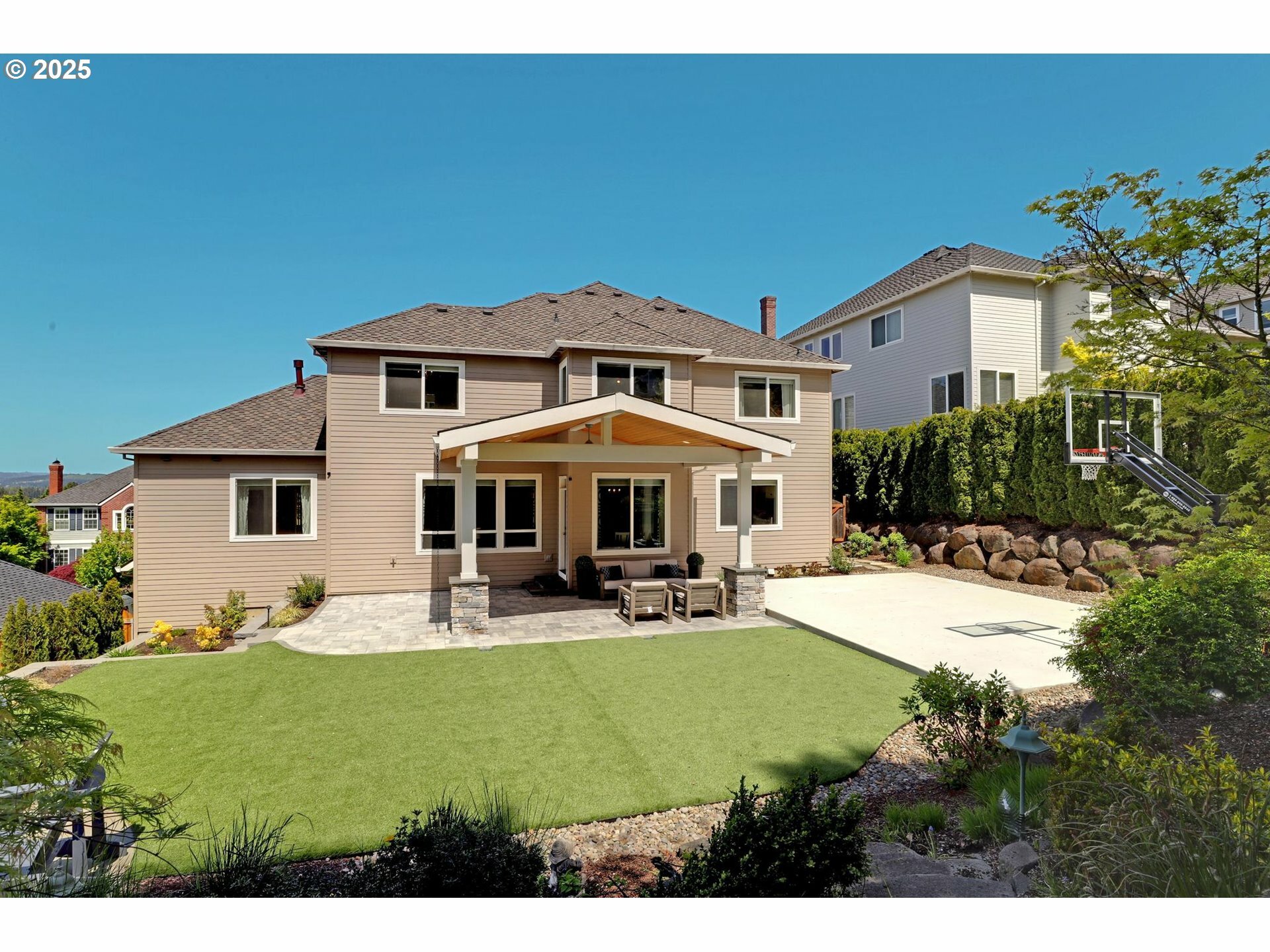 Property Photo: 12518 NW Waker Dr OR 97229