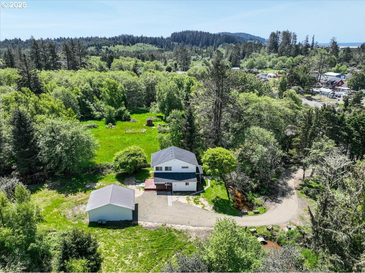 Property Photo: 1405 33rd St WA 98644