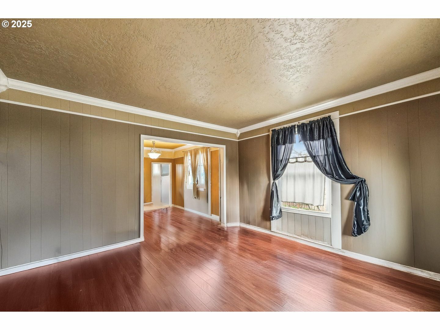Property Photo: 2507 SE Chestnut St OR 97267