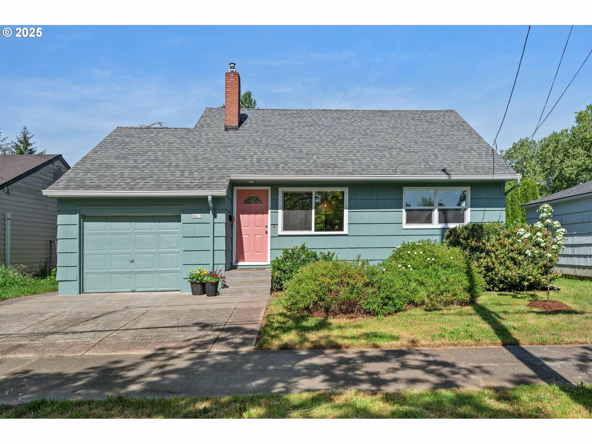 Property Photo: 8017 N Polk Ave OR 97203
