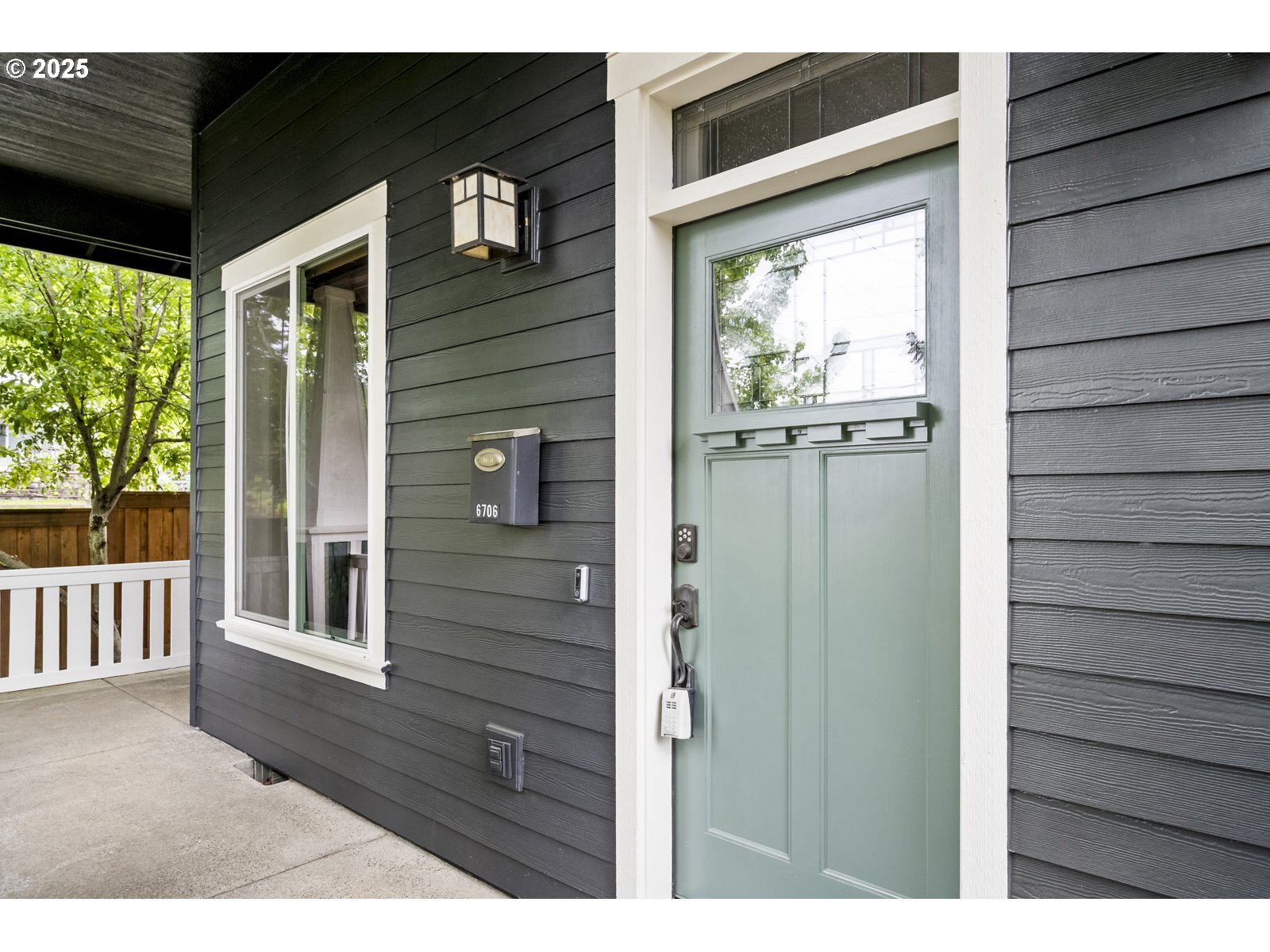 Property Photo: 6706 SW 36th Ave OR 97219