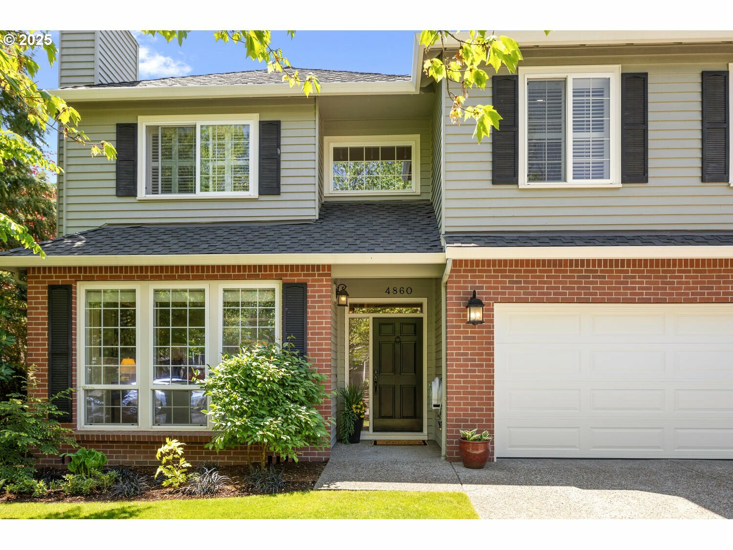 Property Photo: 4860 Hastings Dr OR 97035