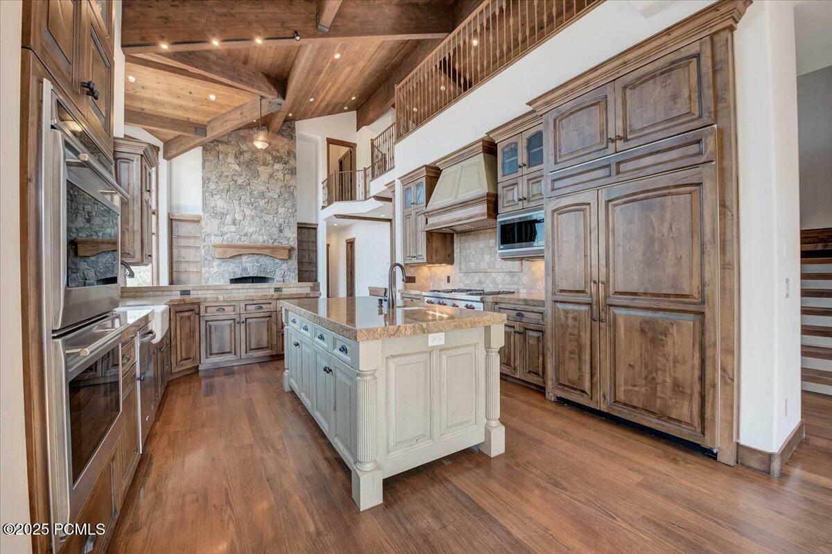 Property Photo: 2530 Palomino Trail UT 84098