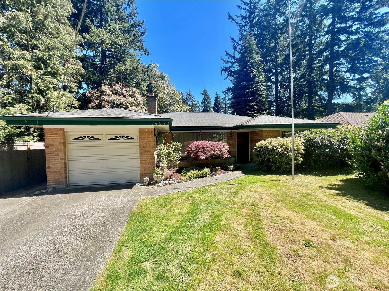 Property Photo: 14052 3rd Avenue NW WA 98117