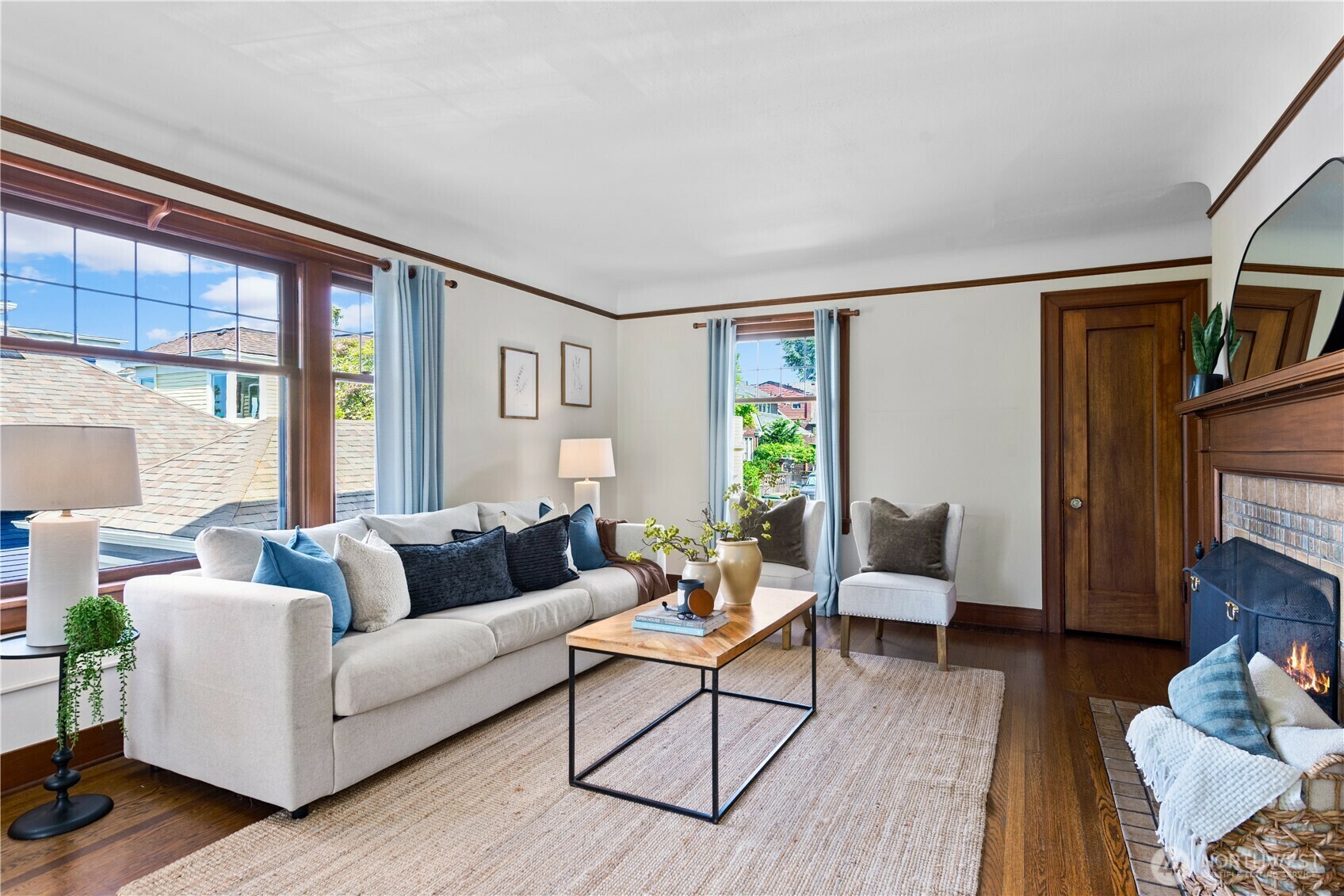 Property Photo: 908 W Fulton Street WA 98119