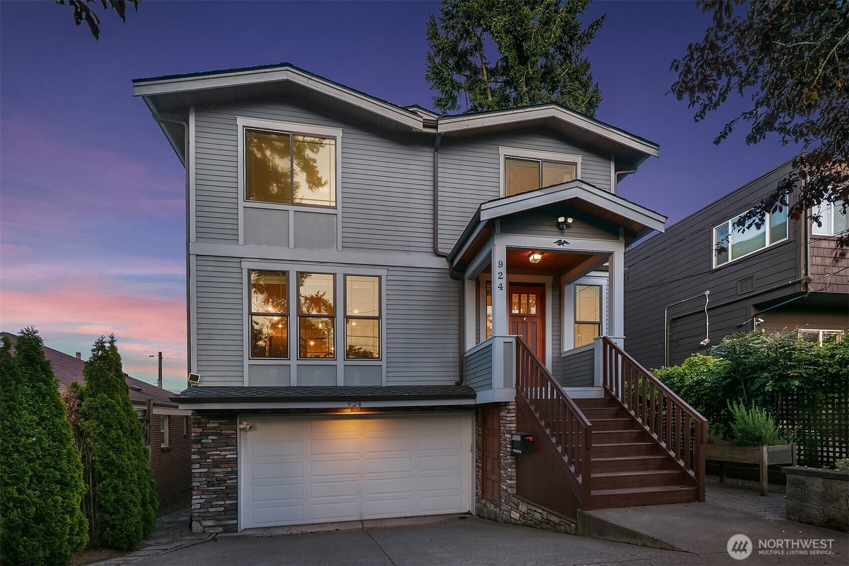 Property Photo: 924 30th Avenue S WA 98144
