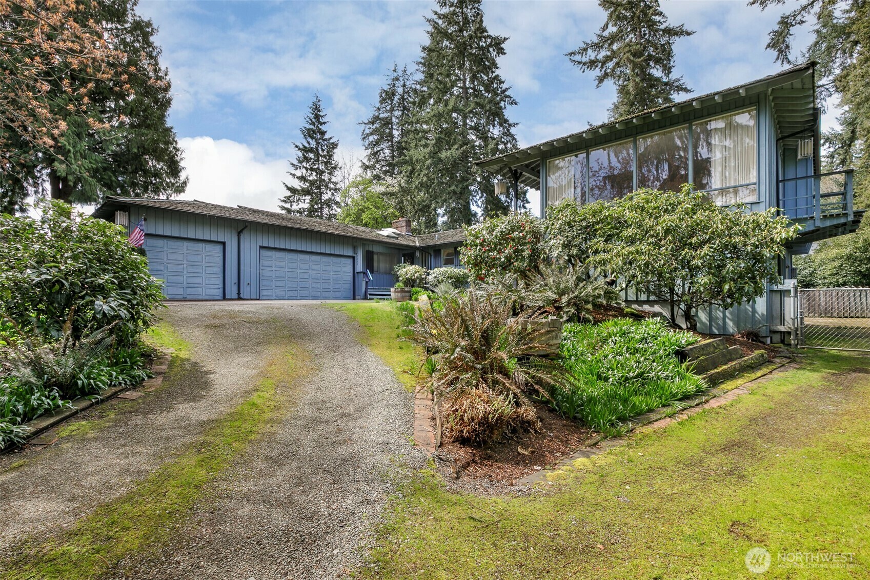 Property Photo: 2233 77th Avenue NE WA 98039