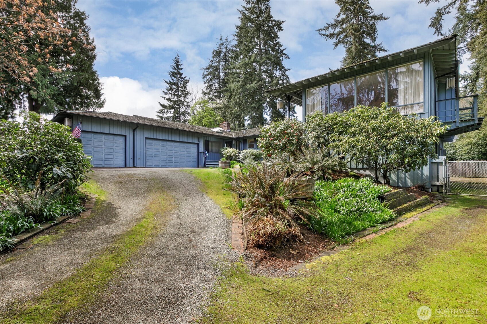 Property Photo: 2233 77th Avenue NE WA 98039