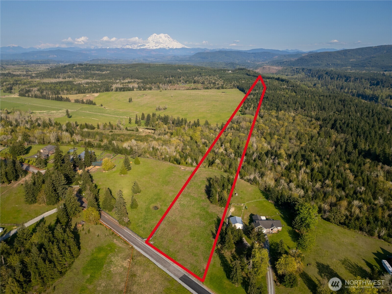 Property Photo: 44411 14th Avenue E WA 98328