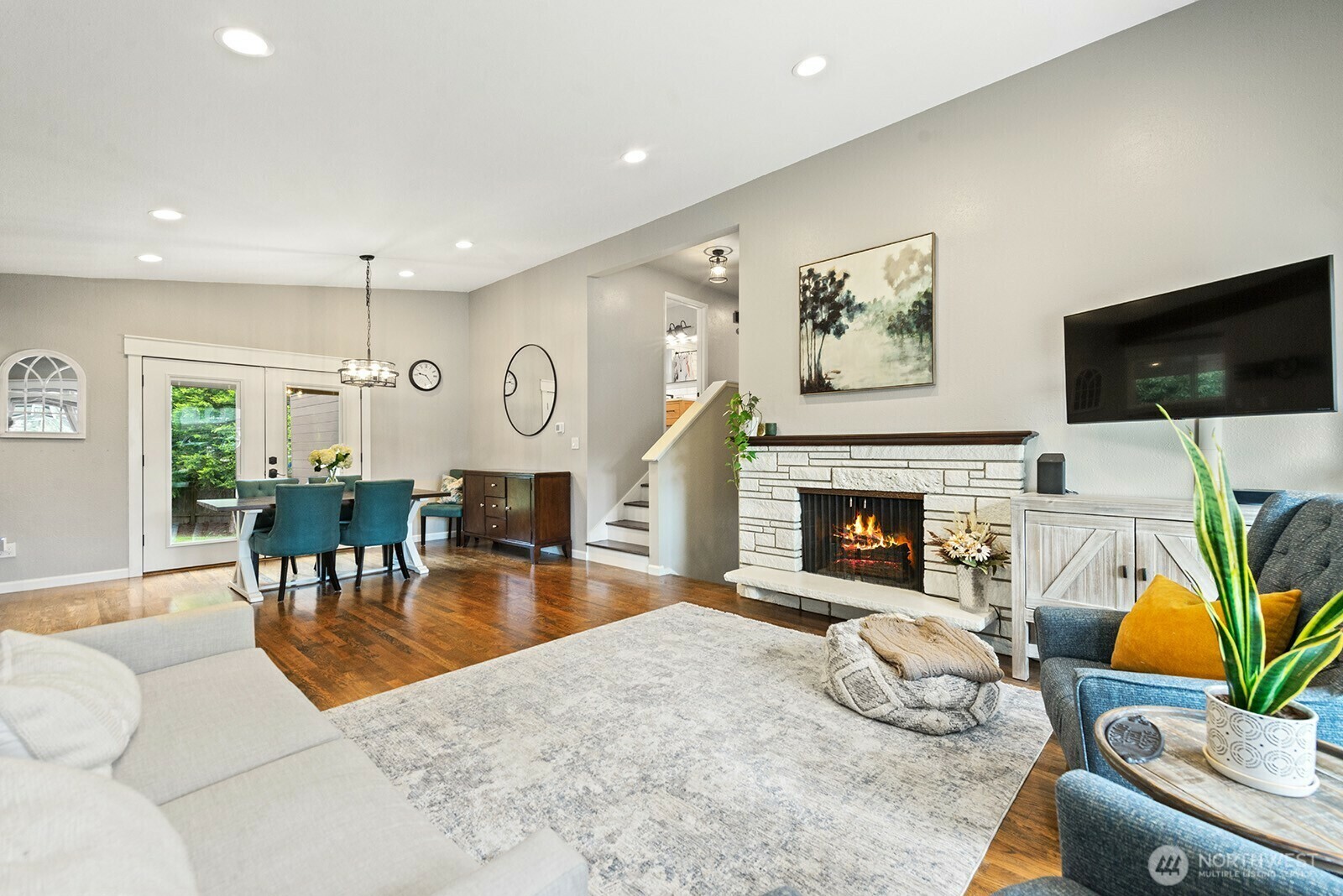 Property Photo: 12235 SE 62nd Street WA 98006