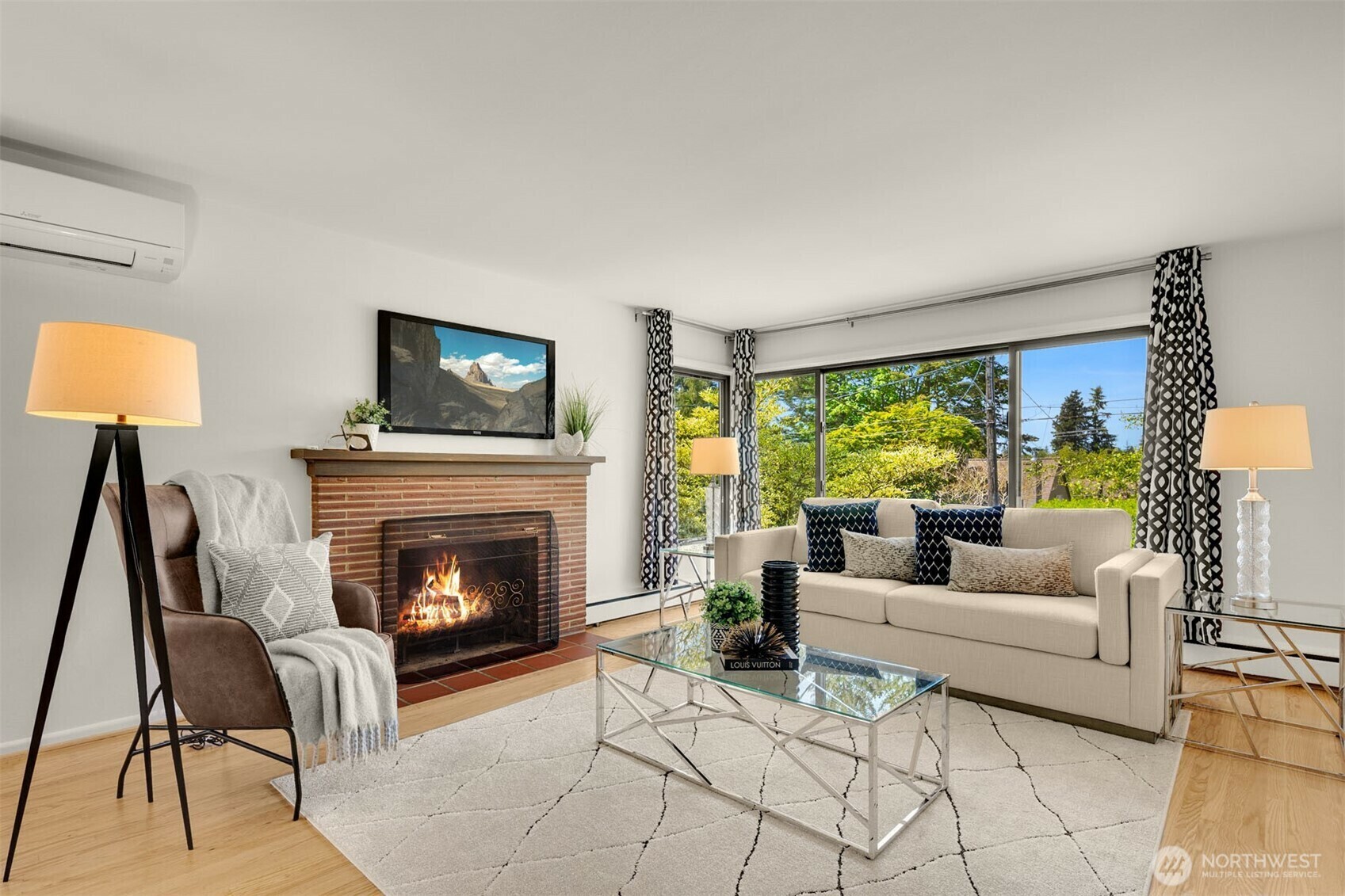 Property Photo: 6536 46th Avenue NE WA 98115
