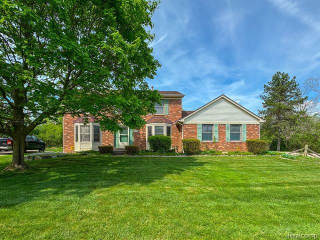 28510 Ryan Drive  Farmington Hills MI 48336 photo