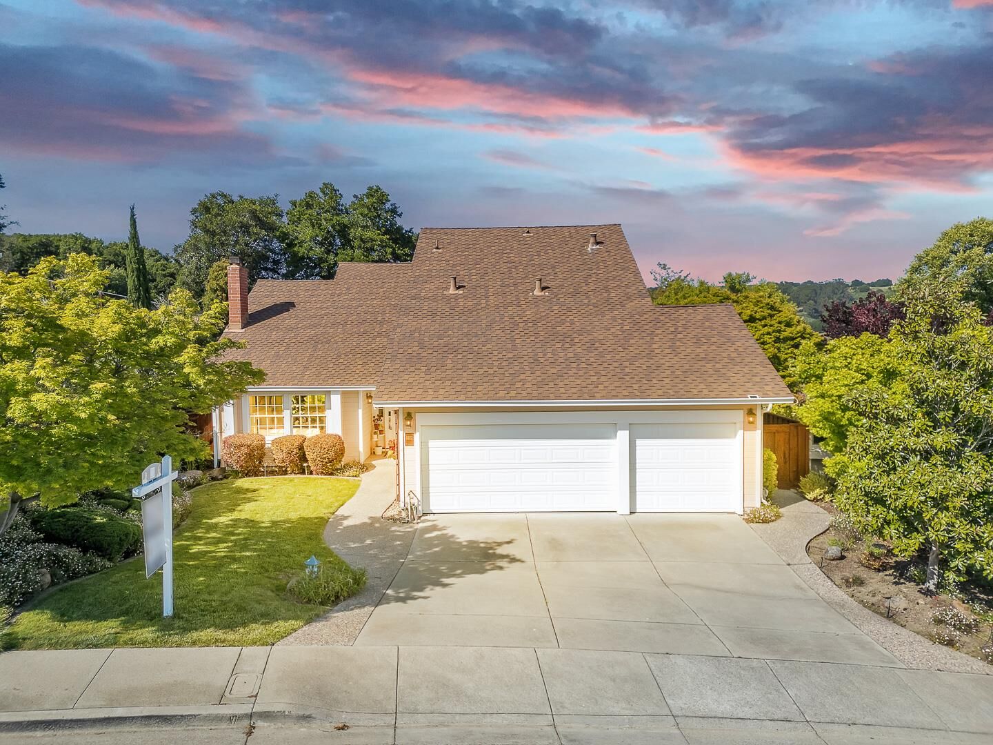 Property Photo:  6022 Slopeview Court  CA 94552 