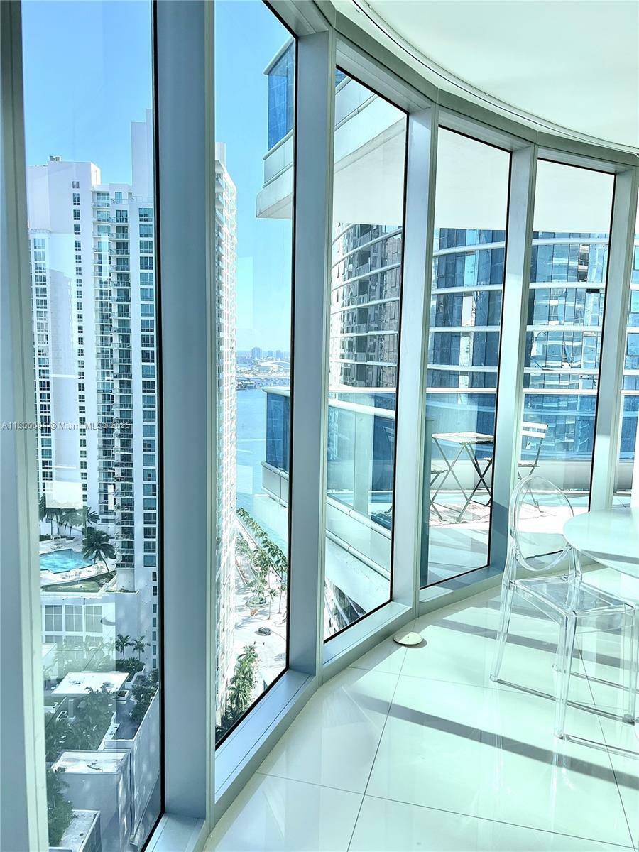 Property Photo: 200 Biscayne Blvd Way 3201 FL 33131