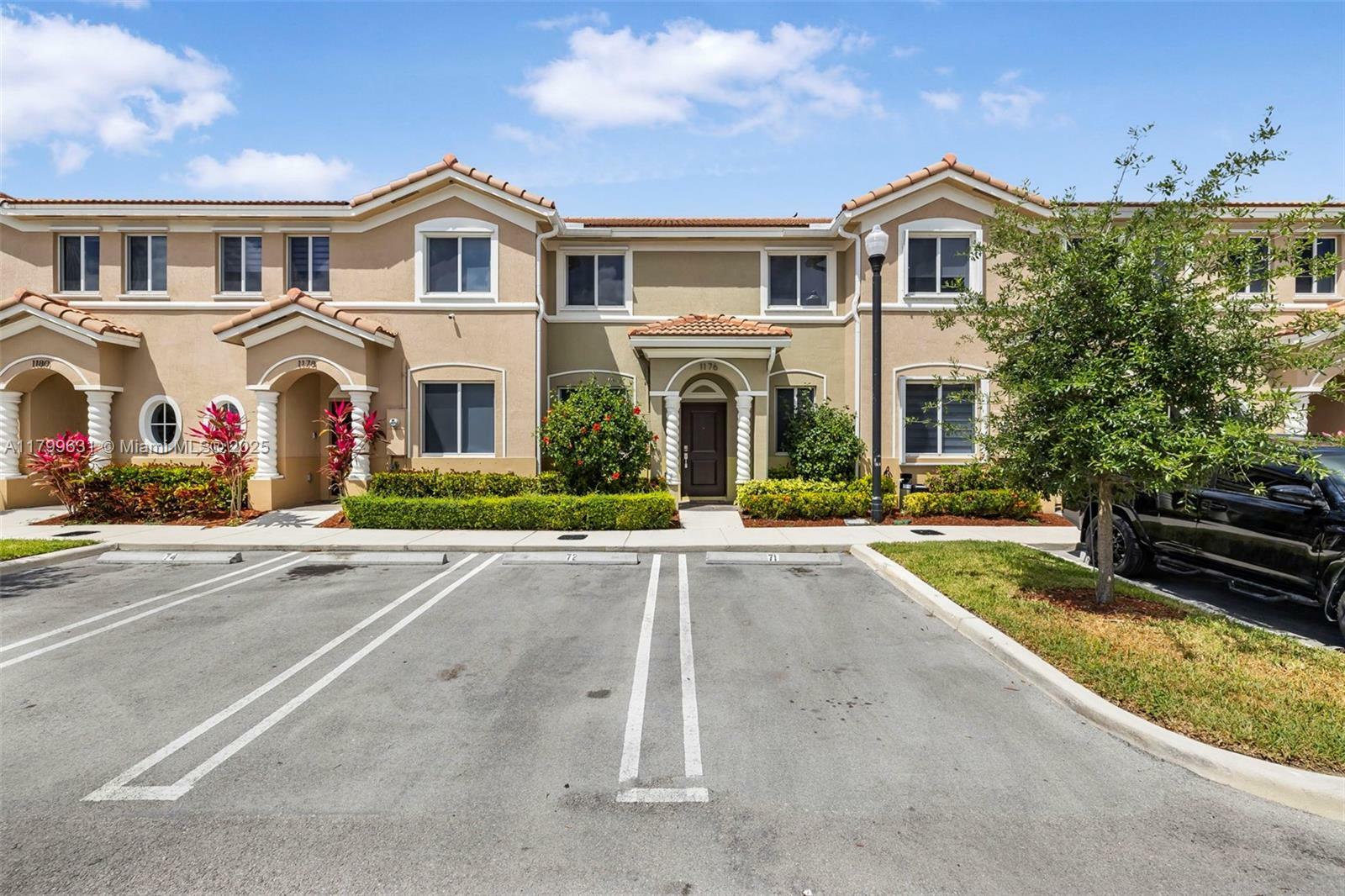Property Photo: 1176 SE 23rd Ave FL 33035
