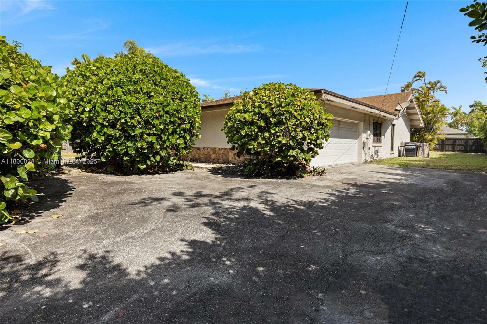 Property Photo: 10241 SW 136th St FL 33176