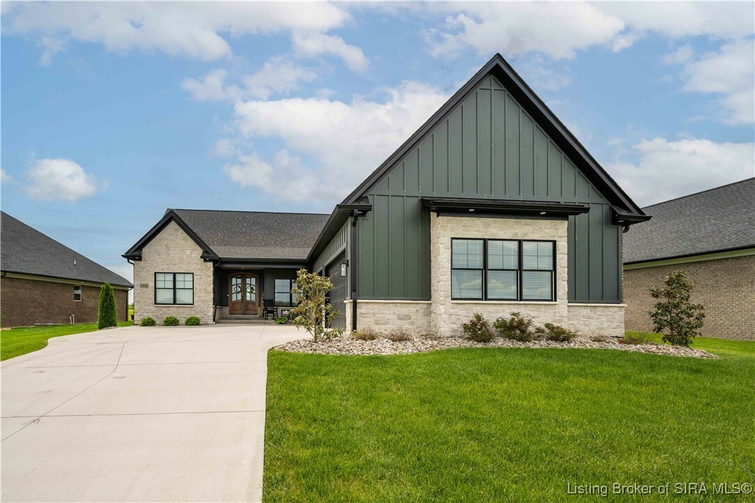 Property Photo: 1842 Augusta Boulevard IN 47126