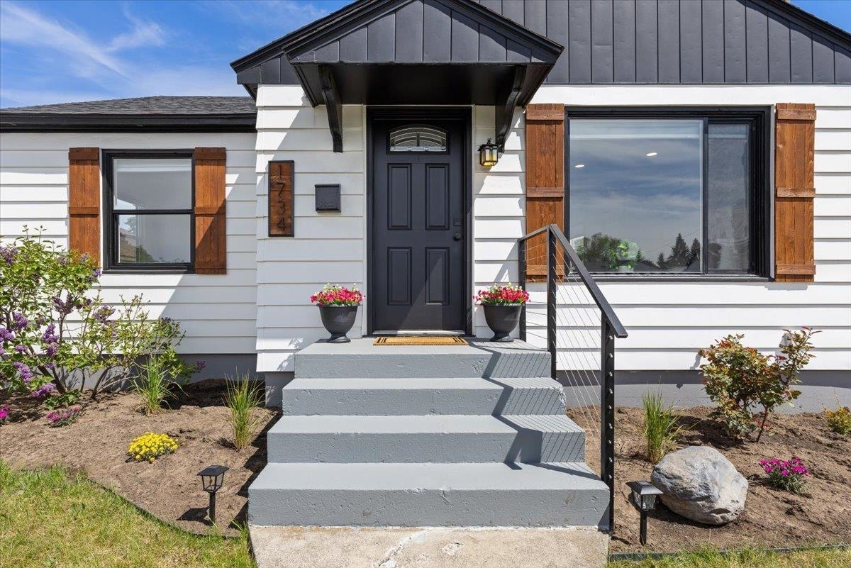 Property Photo: 1734 Lacey St WA 99207
