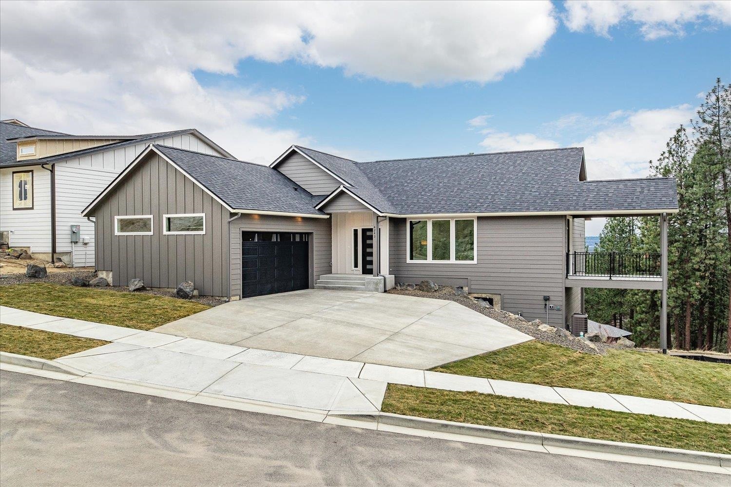 Property Photo: 4243 W Tolliver Ct WA 99208