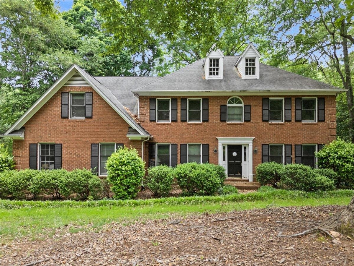 Property Photo:  402 Woodgrove Trace  SC 29301 