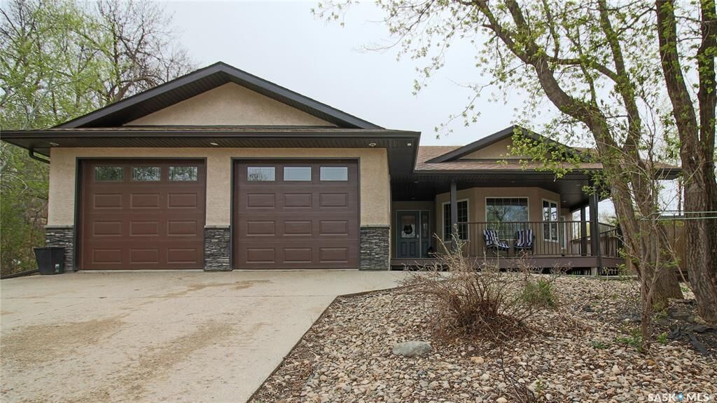 Property Photo:  471 Nicoll Avenue  SK S0G 4C0 