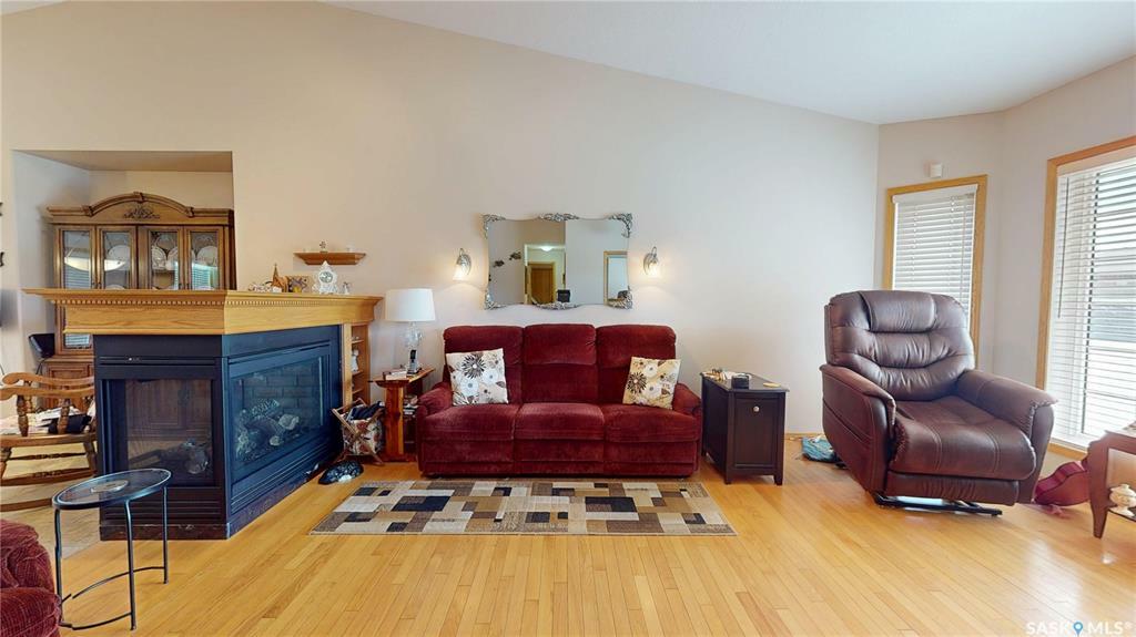 Photo de la propriété: 1934 Dunnison Crescent E SK S4V 0N8