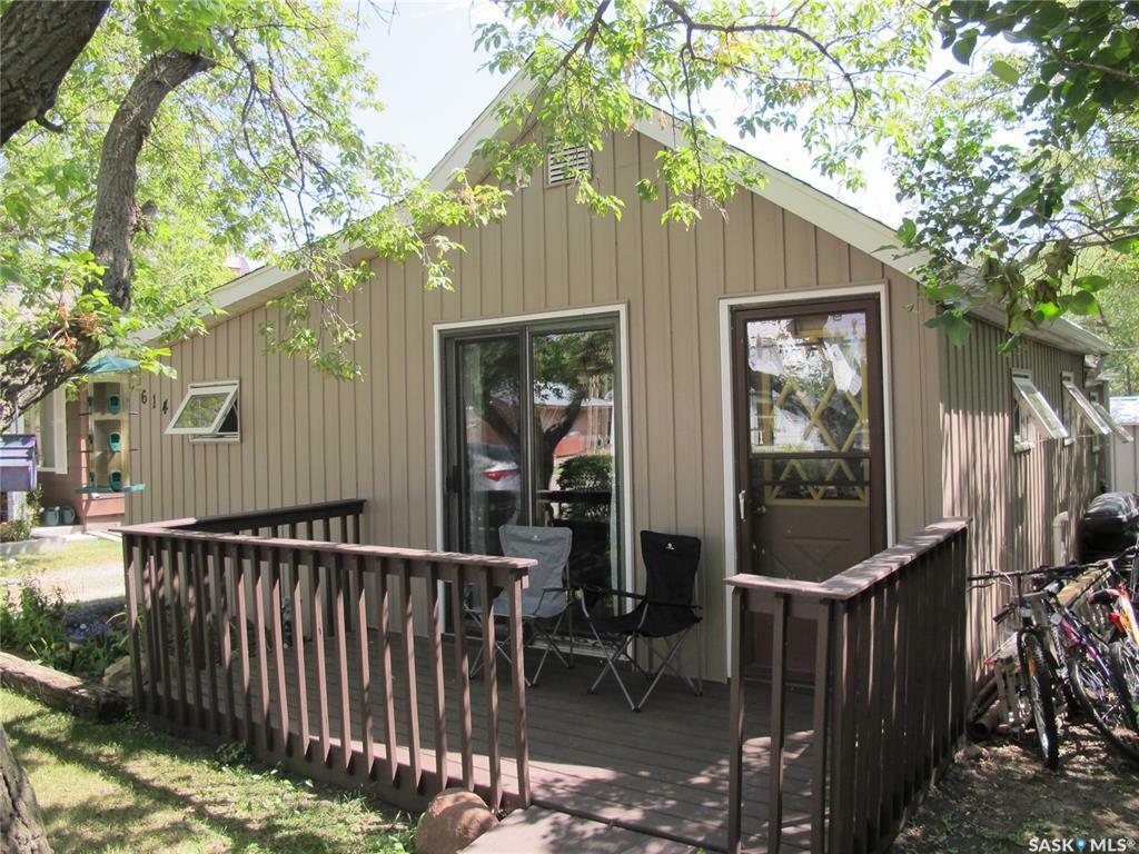 Property Photo: 614 Carbon Avenue SK S0C 0M0