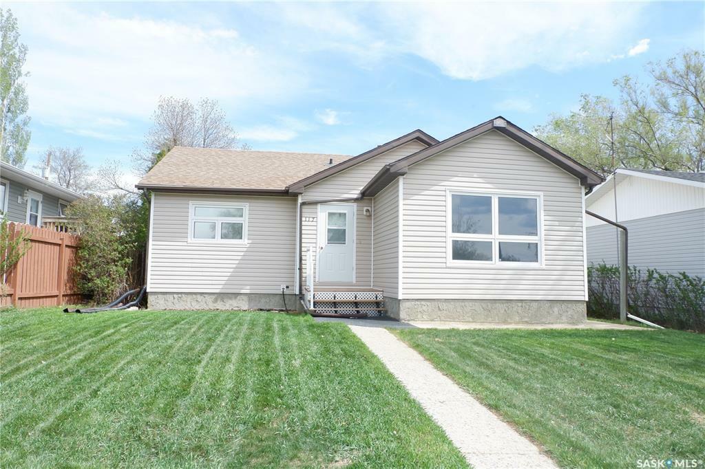 Property Photo: 117 4th Street W SK S0H 0Z0