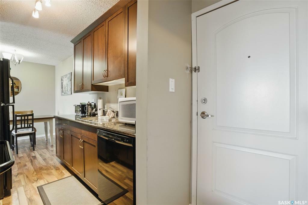 Property Photo: 1013 Lansdowne Avenue 404 SK S7H 2C2