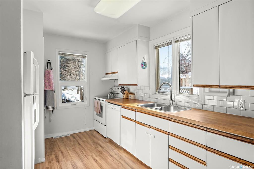 Property Photo: 1039 1st Street E SK S7H 1T4