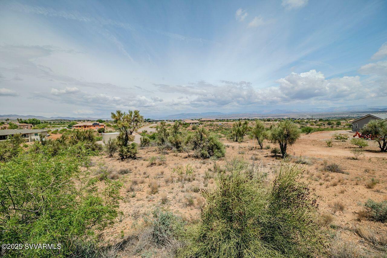 Property Photo: 1210 E Oriole Court AZ 86326
