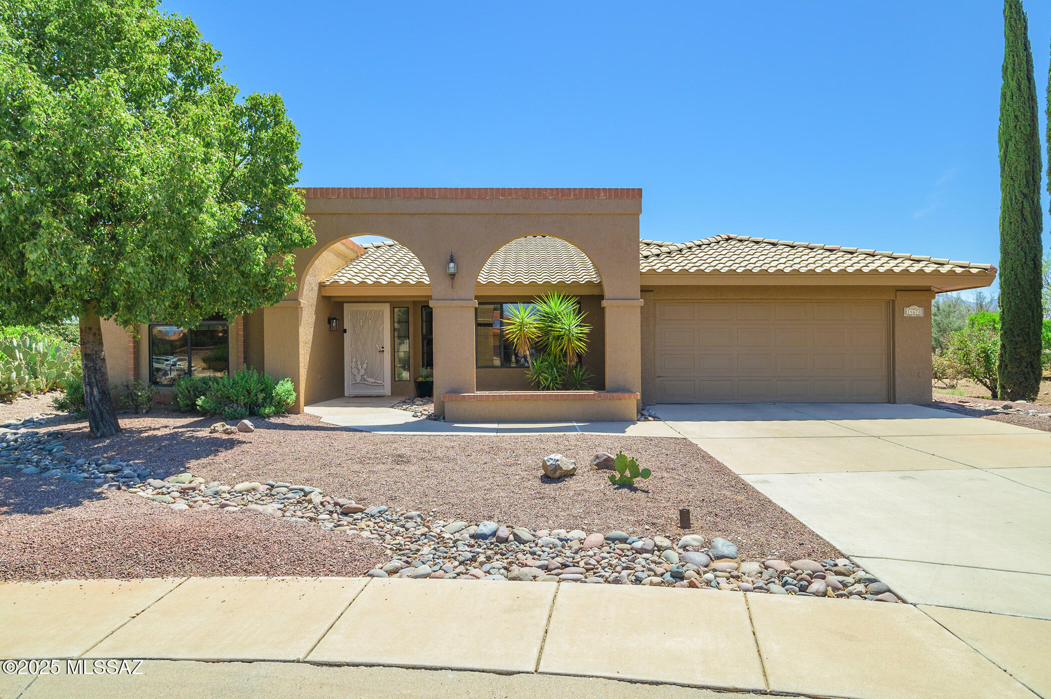 Property Photo: 14670 N Wonderview Drive AZ 85755