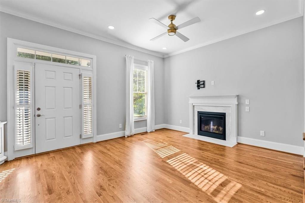 Property Photo: 2105 Dellwood Drive NC 27408