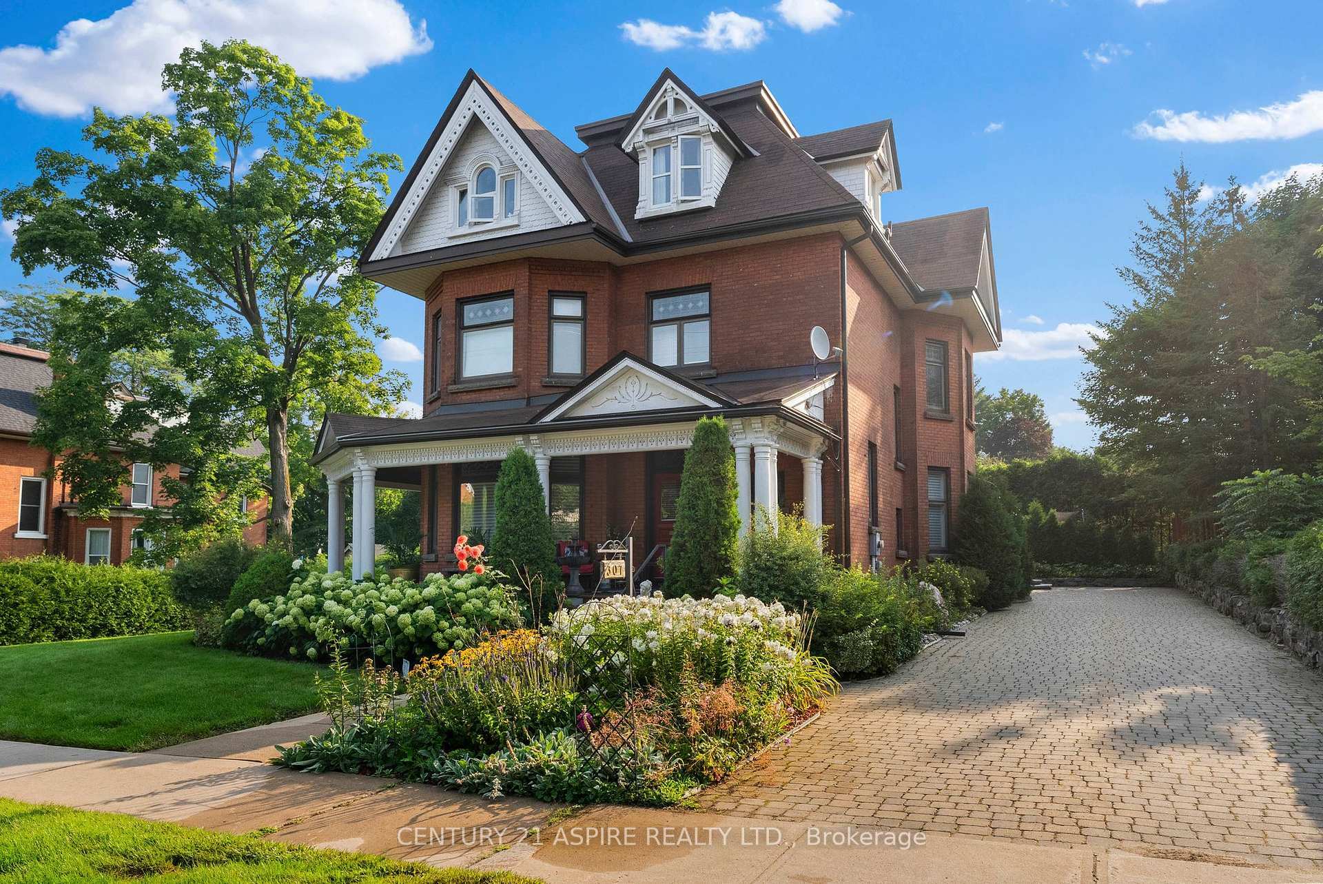 Property Photo: 307 Maple Avenue ON K8A 1L8