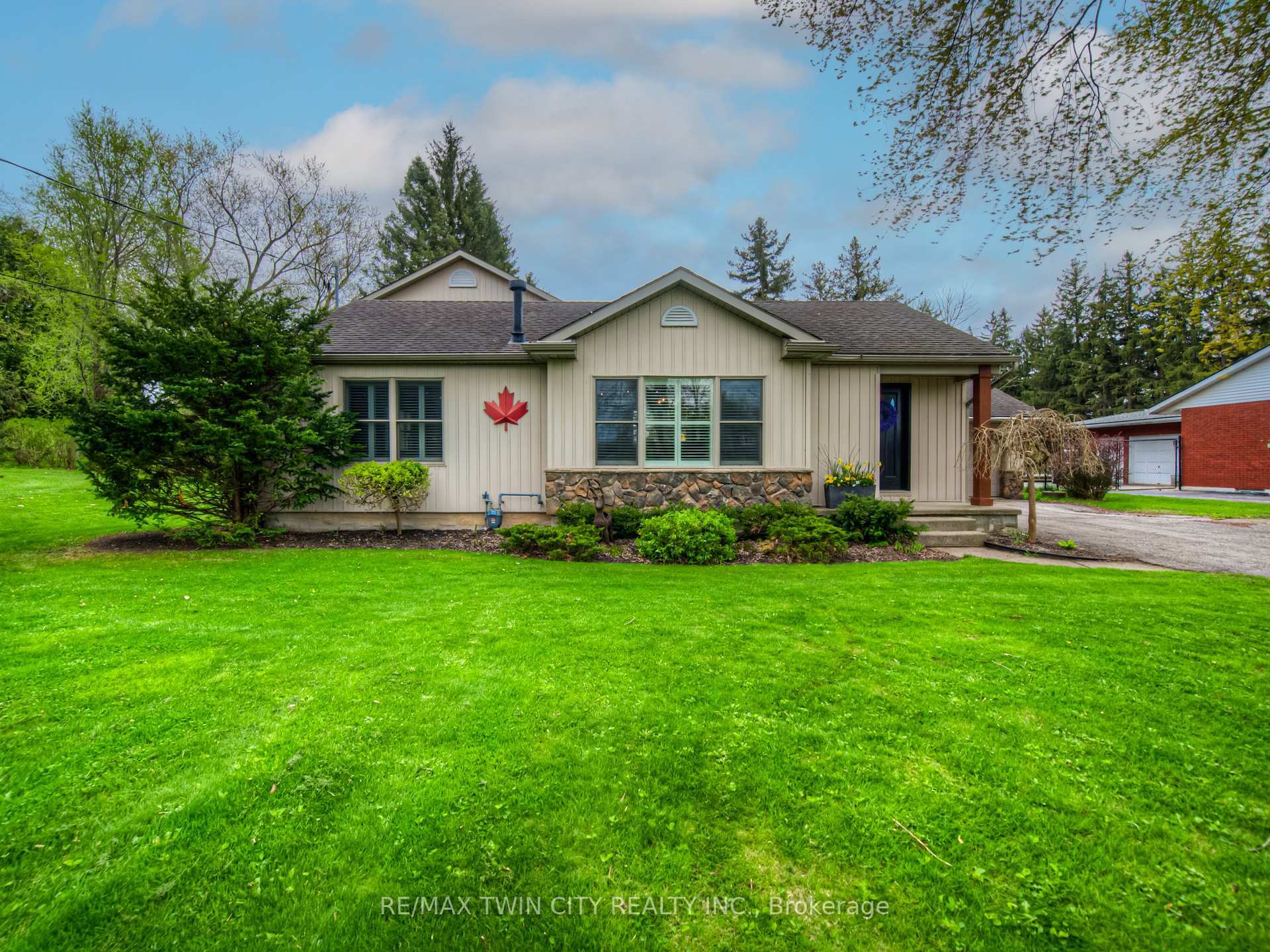 Property Photo:  145 Riverbank Drive  ON N3H 4R6 