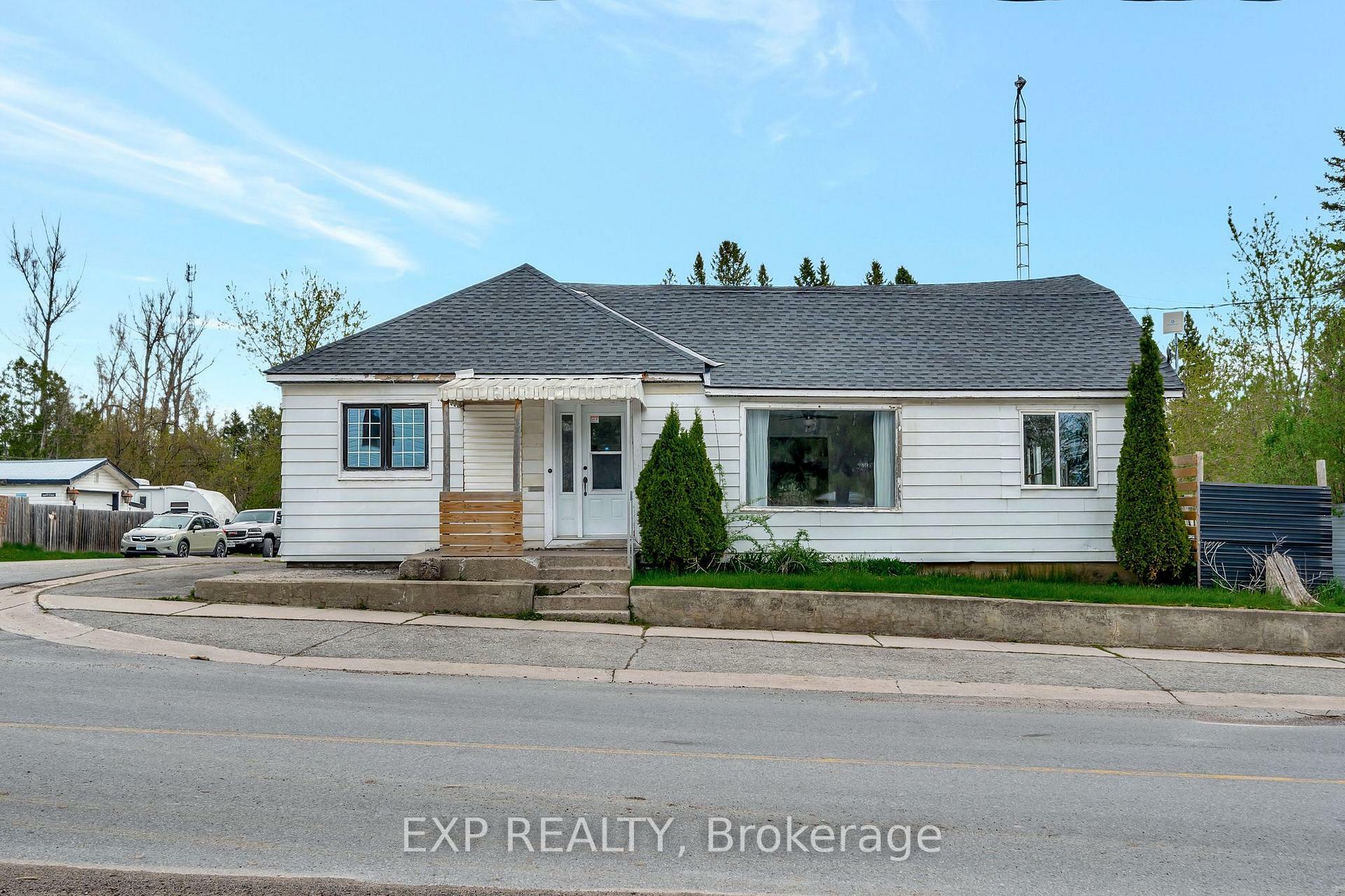 Property Photo: 50 Queen Street ON K0K 2L0