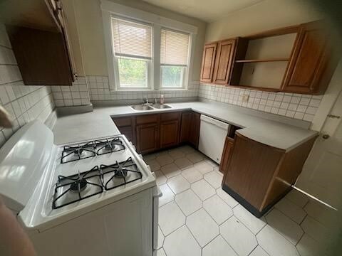 Property Photo: 143 The Blvd 143 PA 15210