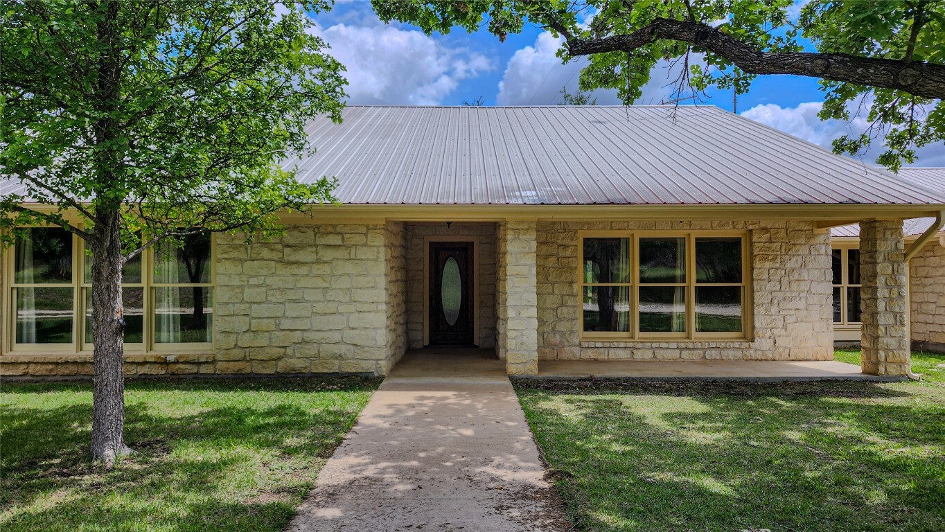 Property Photo: 301 Greenleaf Drive TX 78642