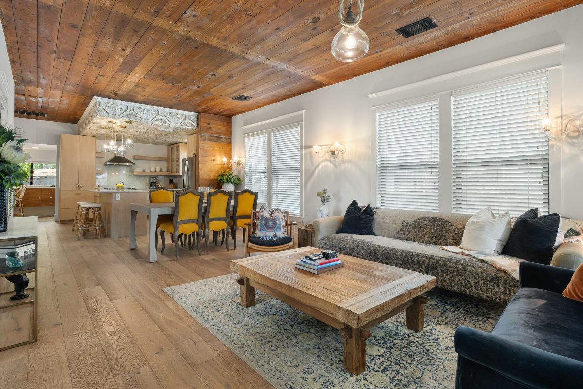 Property Photo: 1307 E 2nd Street TX 78702