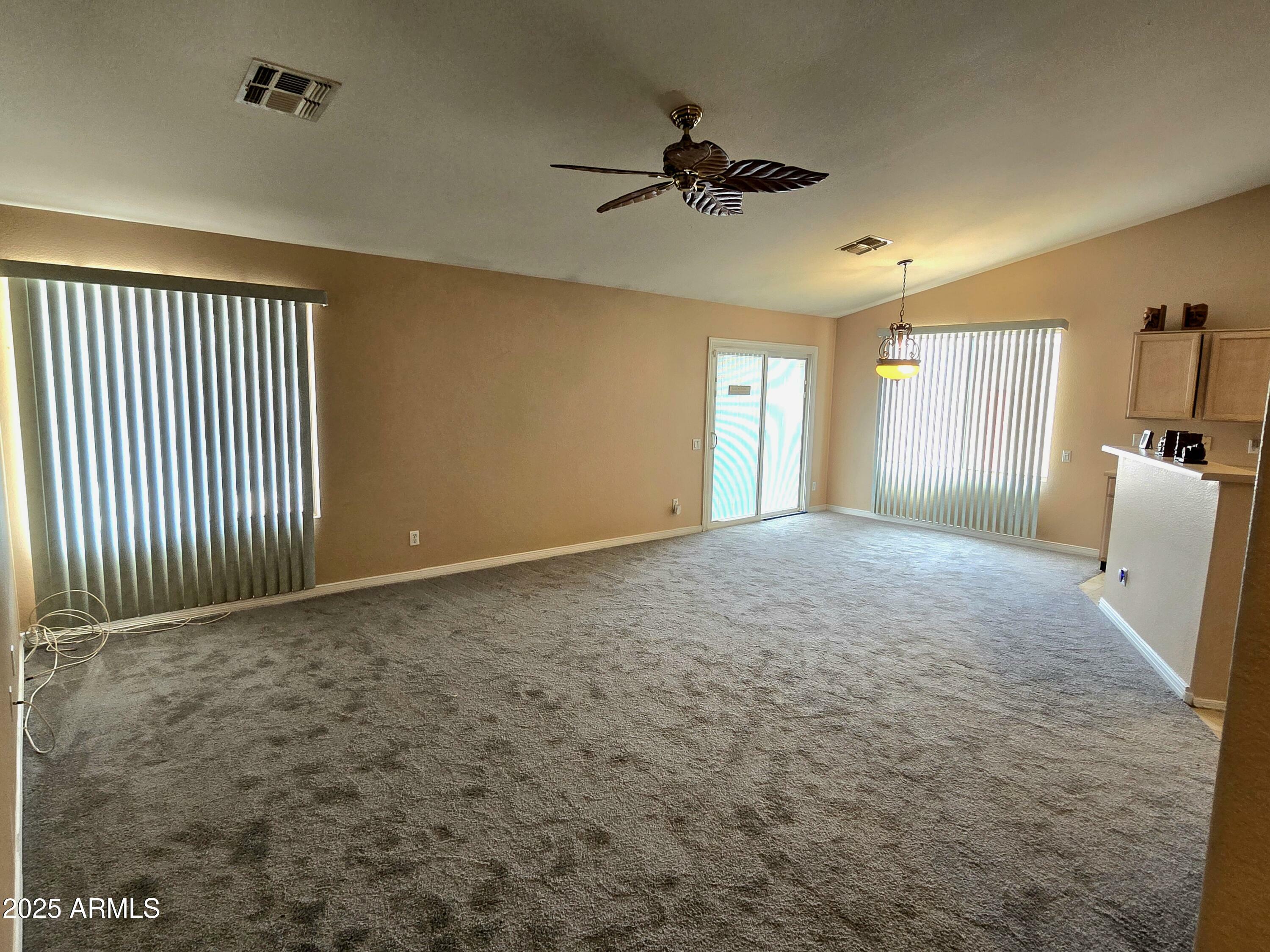 Property Photo: 1264 W 6th Avenue AZ 85120