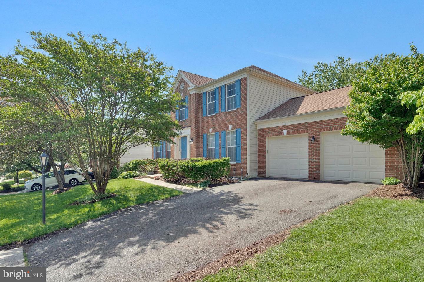 Property Photo: 43257 Katie Leigh Court VA 20147