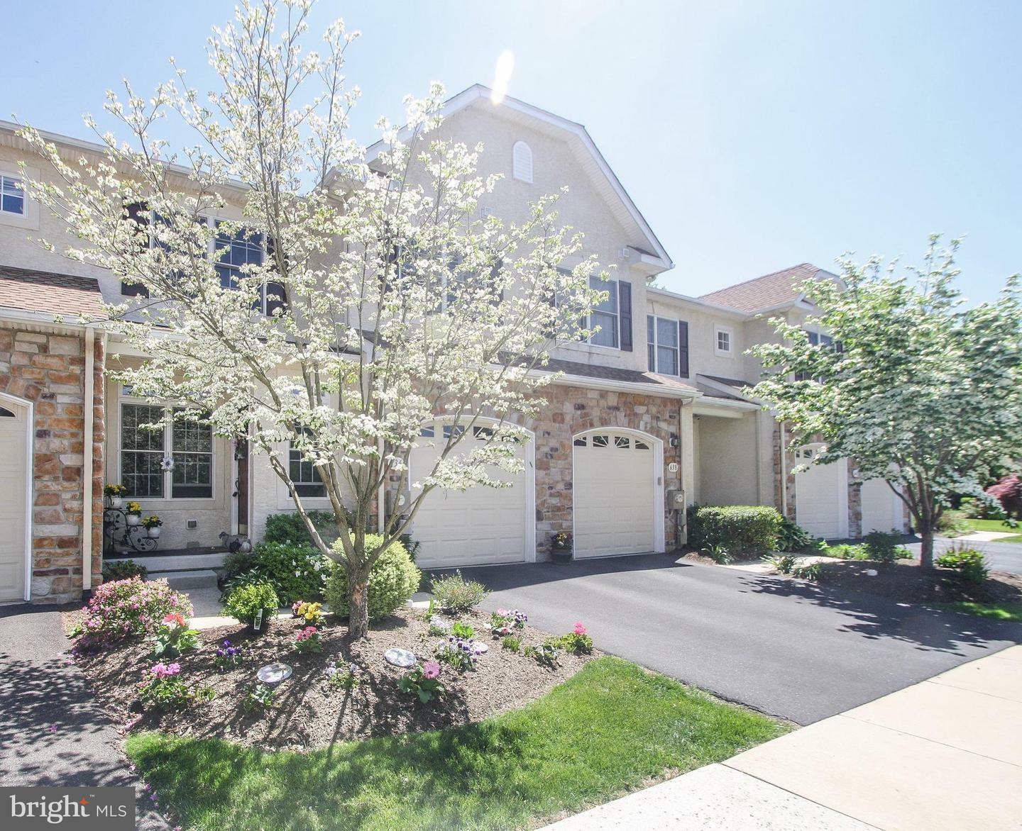 Property Photo: 636 Greycliffe Lane PA 19002