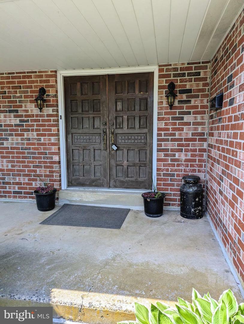 Property Photo: 515 Camelot Drive PA 19015