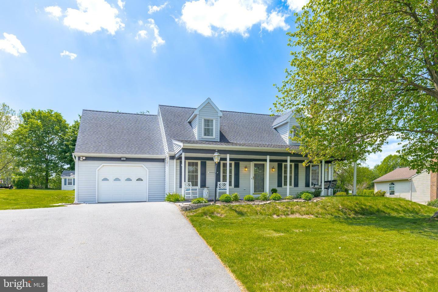 462 Red Rose Drive  Manheim PA 17545 photo