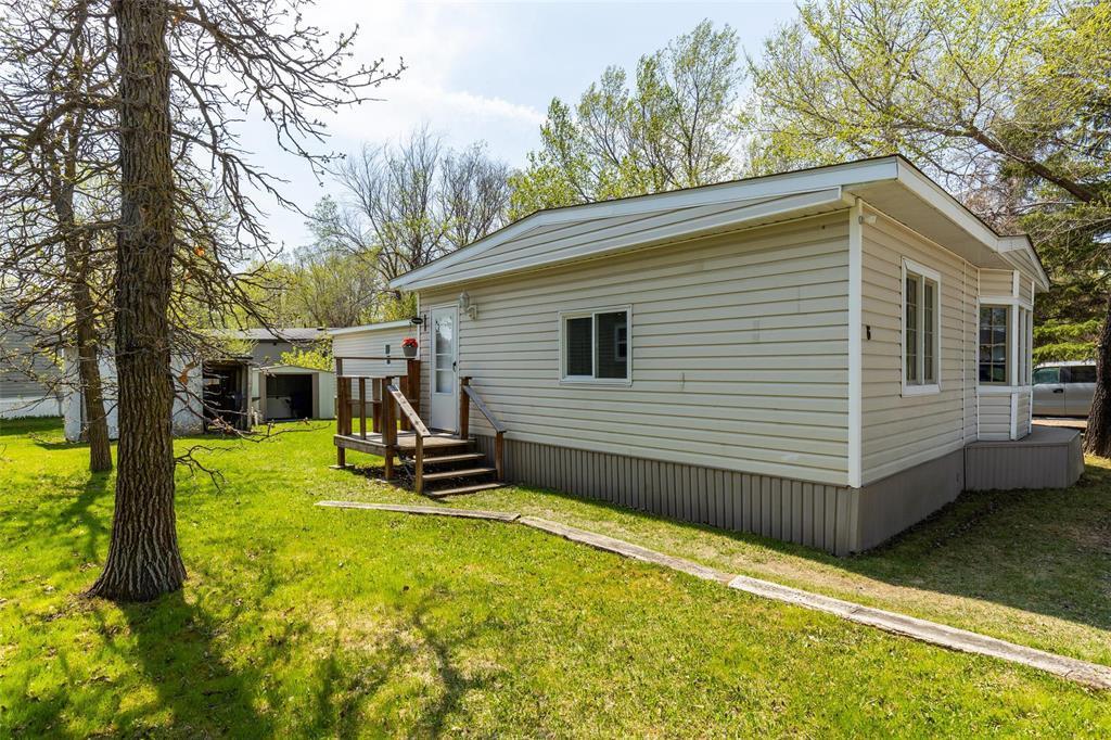 Property Photo: 6 Aspen Three Drive MB R5G 0M2